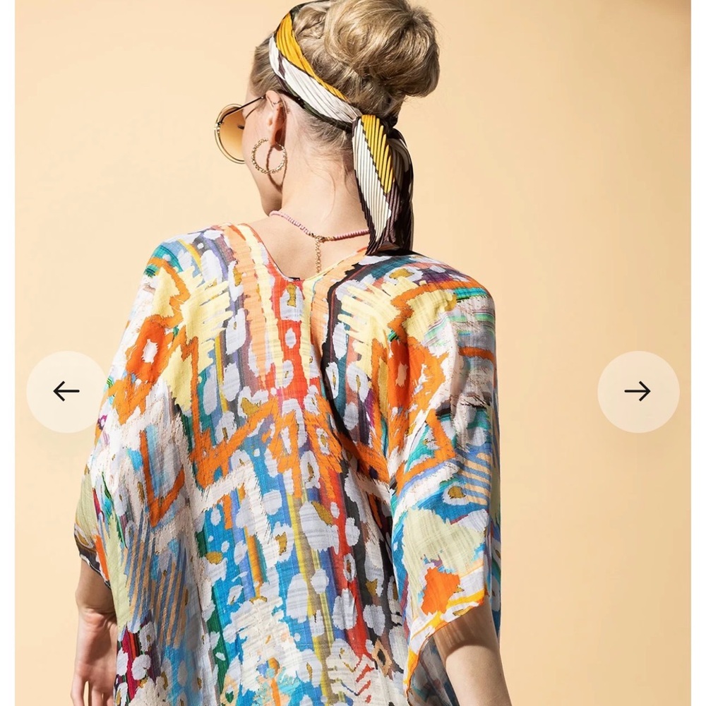 Colorful Patterned Women's kimono NWOT